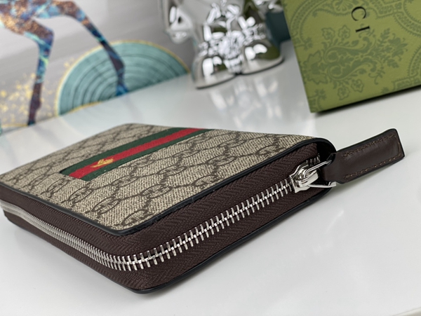 グッチ財布コピー内部構造